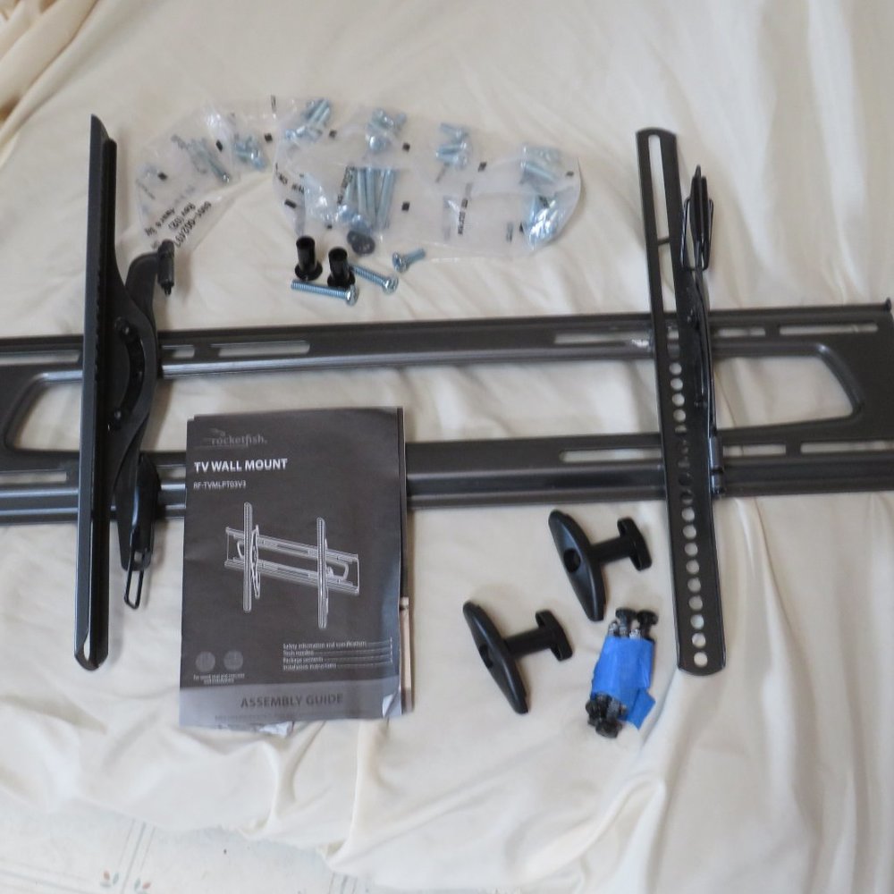 Rocketfish TV wall mount